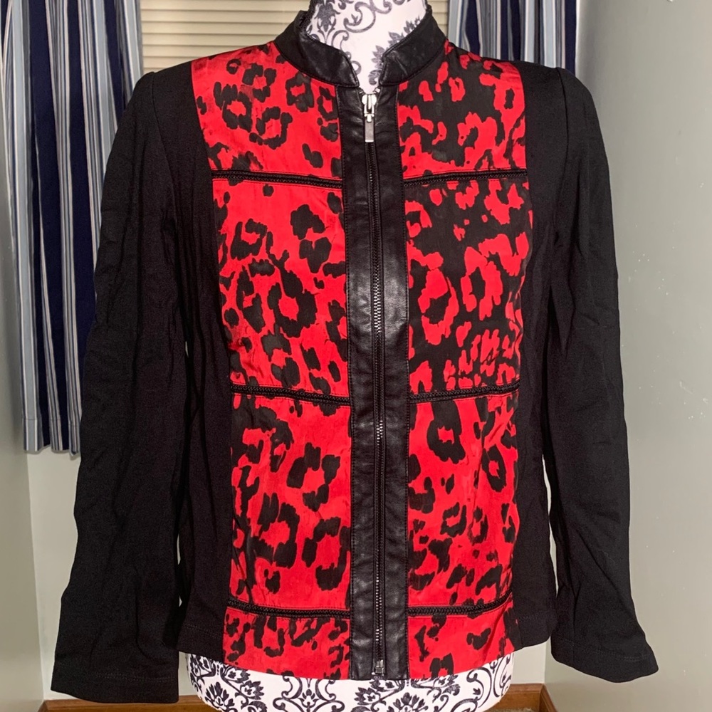 3/$20 Sale! Chico’s Animal Print Colorblock Zip Up Jacket